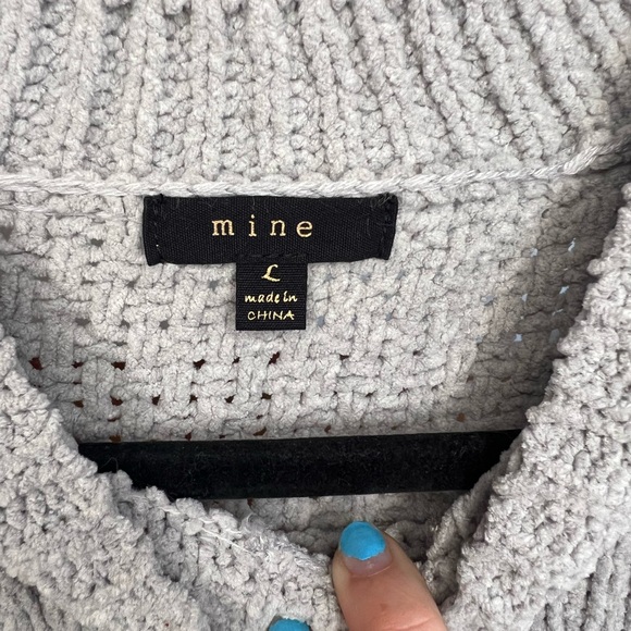 Sweater - Picture 3 of 3